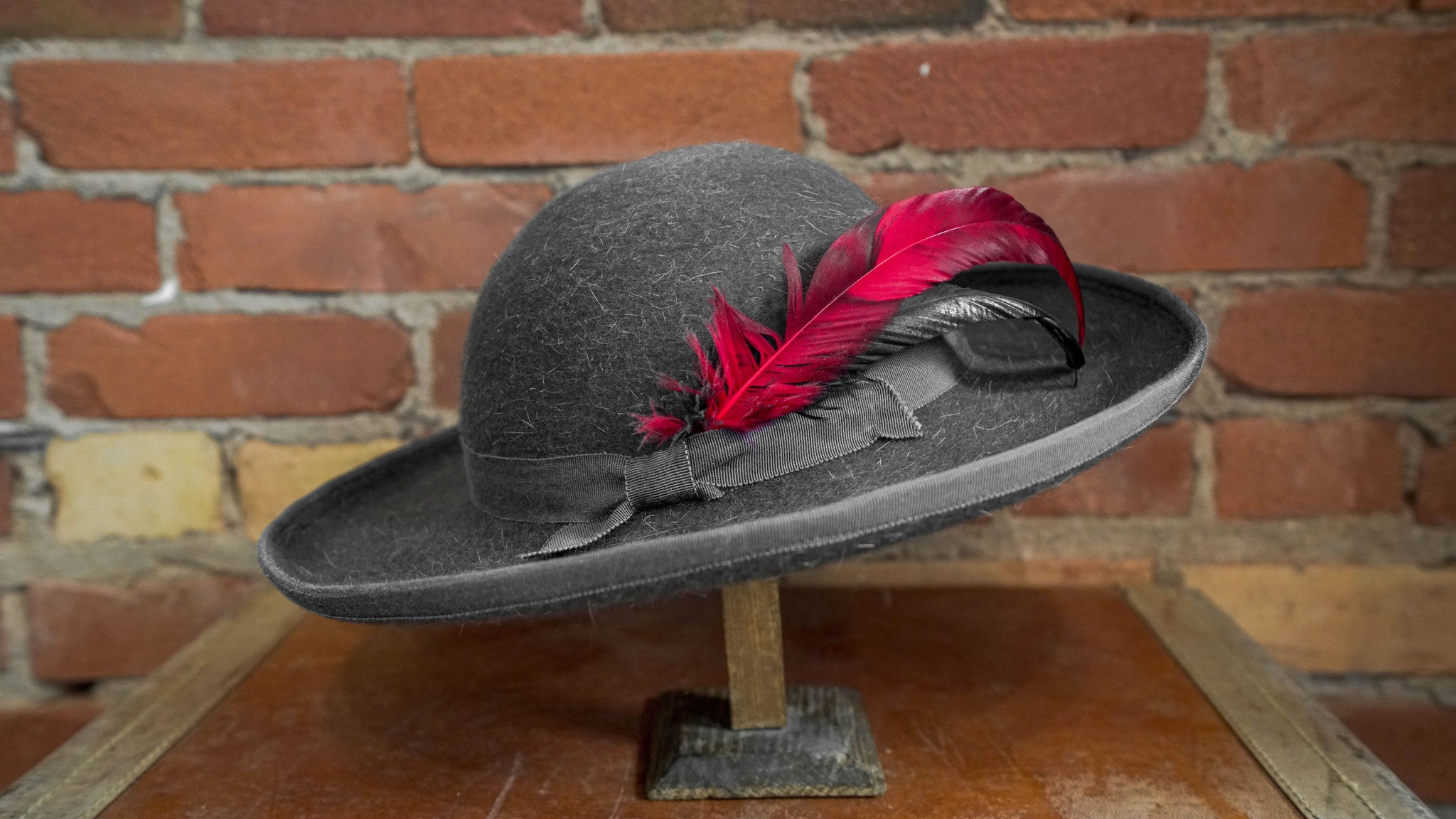 Women's Grey Wool Felt Hat-Hats-ellënoire body, bath fragrance & curly hair